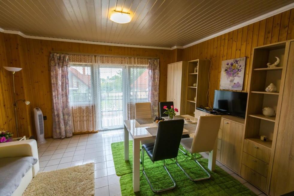 Ordacsehi Joli Guesthouse מראה חיצוני תמונה